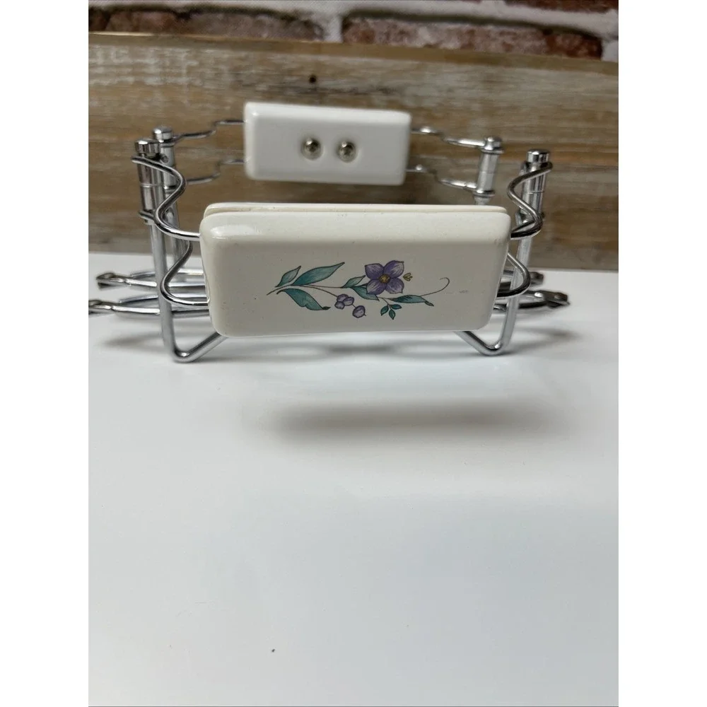 VTG Pfaltzgraff APRIL Metal Expandable Accordion Casserole Holder Discontinued